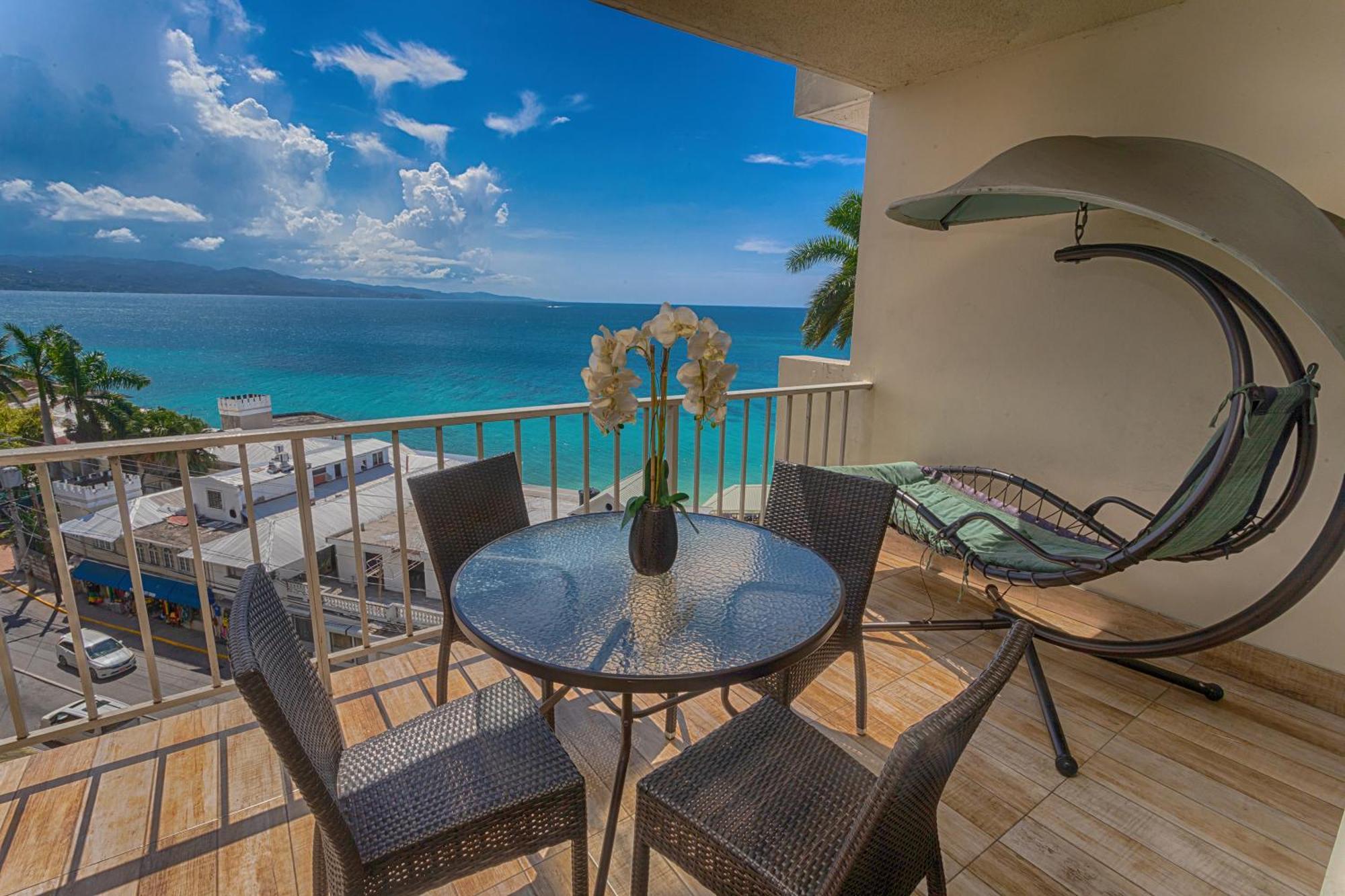 Montego Bay Club Apartments Exterior foto