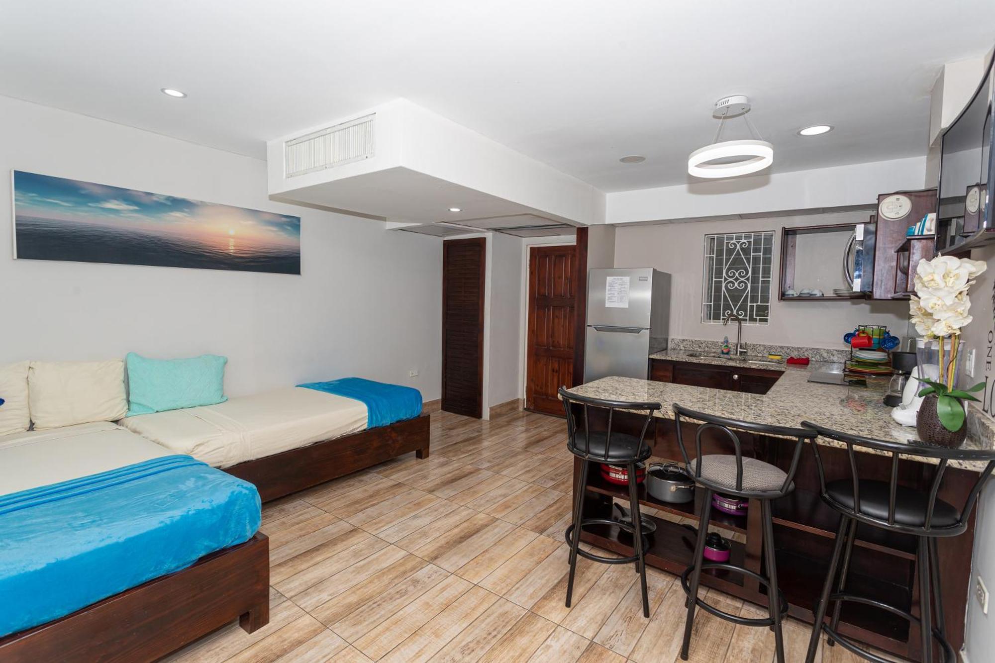 Montego Bay Club Apartments Exterior foto