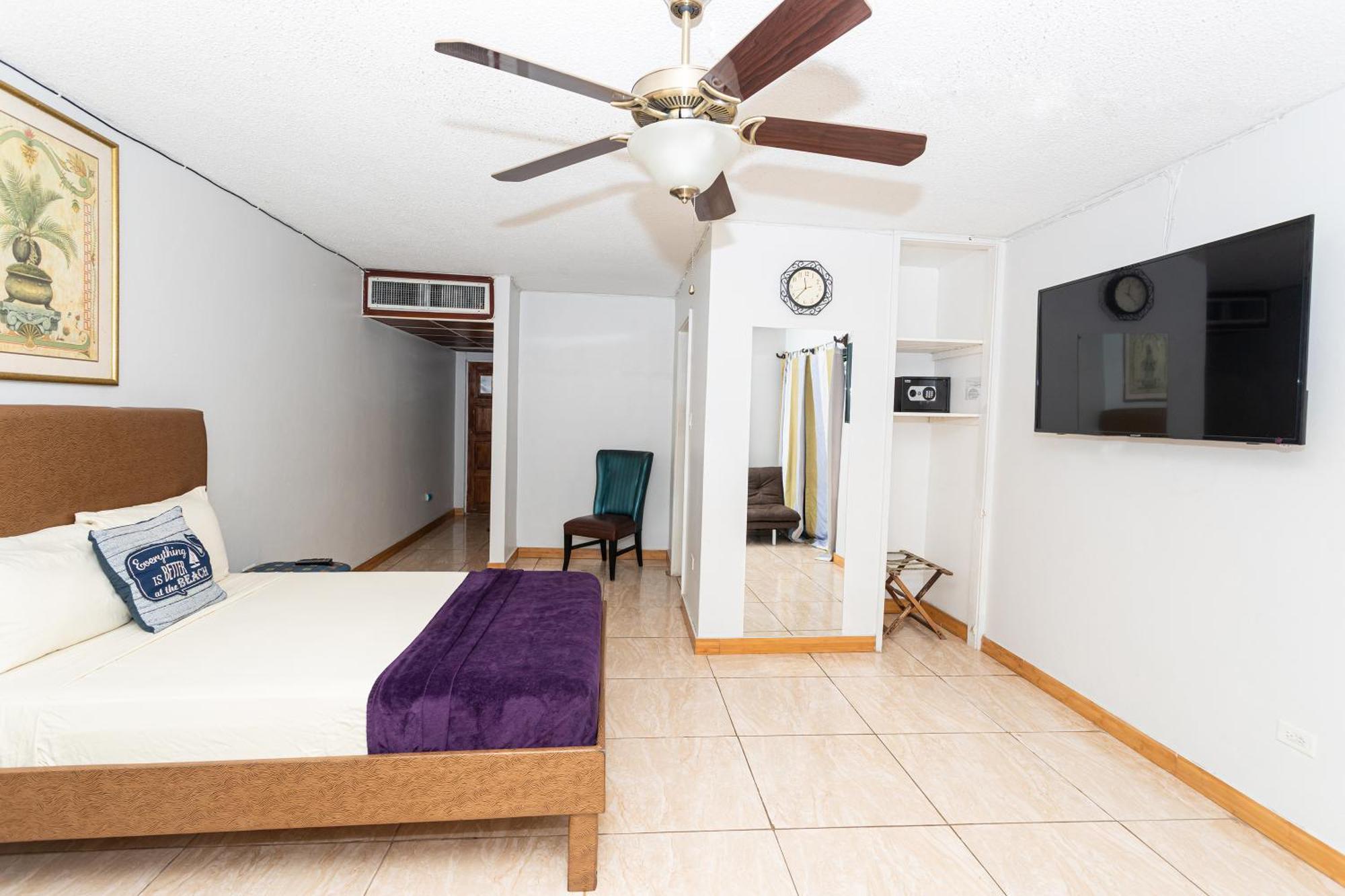 Montego Bay Club Apartments Exterior foto