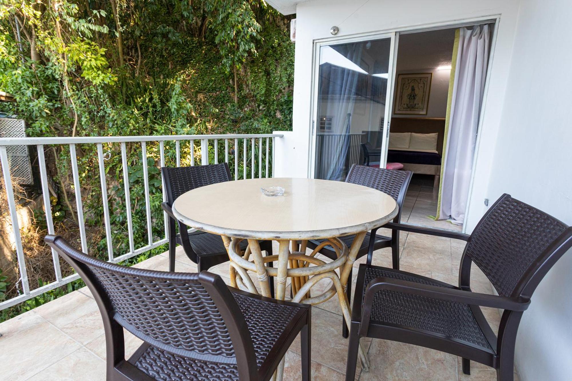 Montego Bay Club Apartments Exterior foto